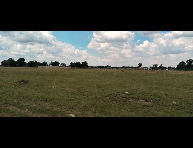 26,475M² VACANT LAND FOR SALE IN BOLTONWOLD